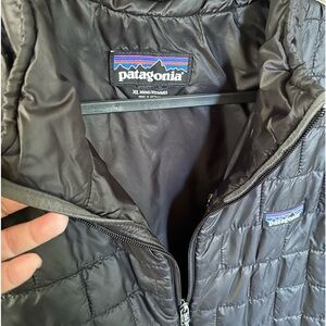 🔥Patagonia Men’s/Them (black) down vest, nearly new!🖤